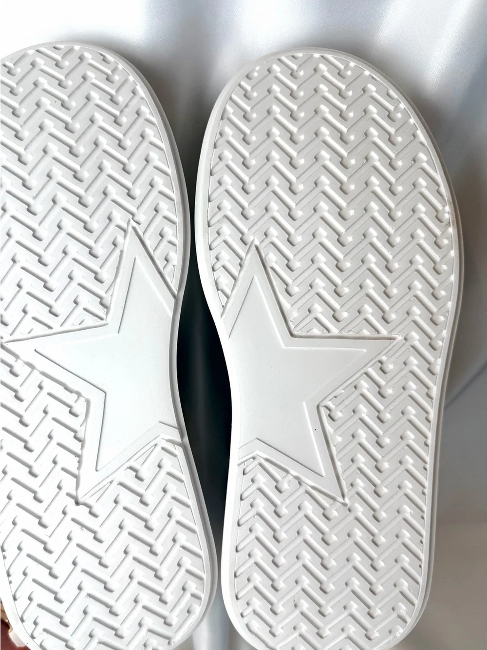 J Slides NYC White Leather Platform Sneakers Size 6 NIB